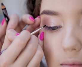 Certificate In Professional Makeup Artist